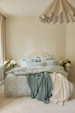 Lexington Jacquard Organic Cotton Bedspread Flowers White