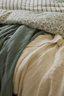 Lexington Jacquard Organic Cotton Bedspread Flowers White
