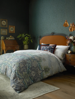 William Morris Pussilakanasetti Avon Chintz
