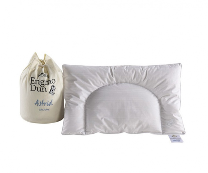 Engmo Dun Small Astrid Baby Pillow 35x55 cm in the group Pillows / Brands / Engmo Down Pillows at Sängvaruhuset Elgen (A6101-211017-93050EM)