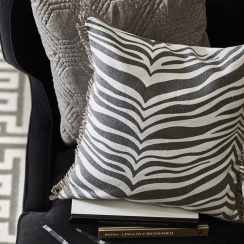 Classic Collection Pude Zebra Titanium 50x50 cm
