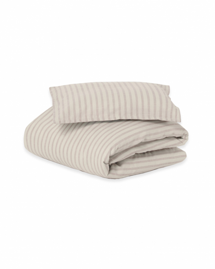 Garbo & Friends Duvet Cover Set Muslin Baby Stripe Mauve 70x80 cm in the group Bedding / Brands / Garbo & Friends Bed Linen at Sängvaruhuset Elgen (GF110263-8100-11SE)